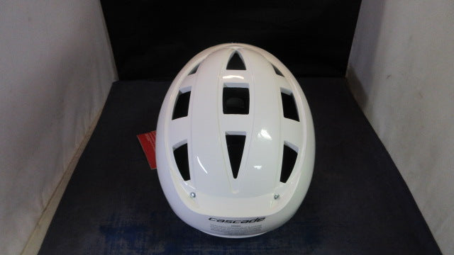 Load image into Gallery viewer, Cascade CS-R Lacrosse Helmet Youth Size OSFM - Like New
