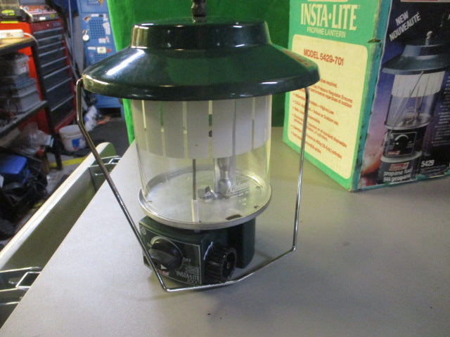 Load image into Gallery viewer, Used Coleman Canada Insta Lite Portable Propane Lantern Model 5429
