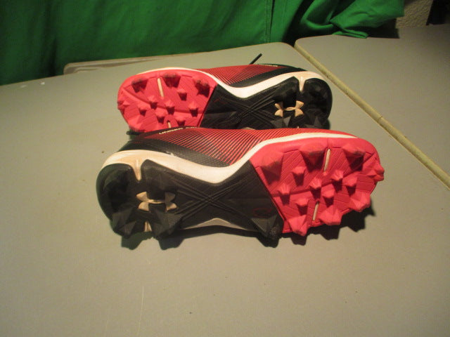 Load image into Gallery viewer, Under Armour Youth Cleats Size 13K
