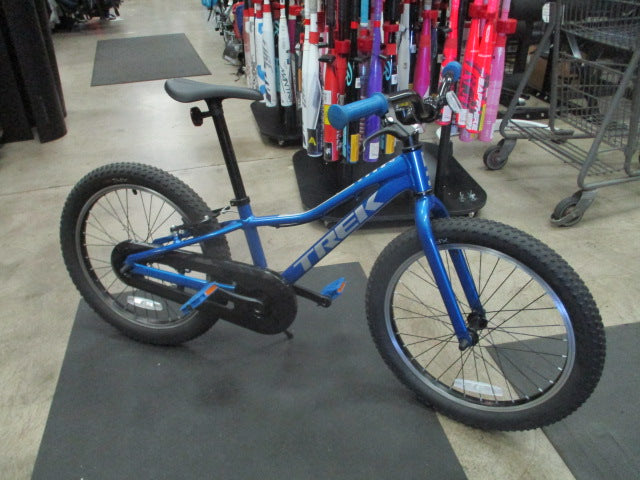 Load image into Gallery viewer, Used Trek Precaliber 20" Blue Kids Bike
