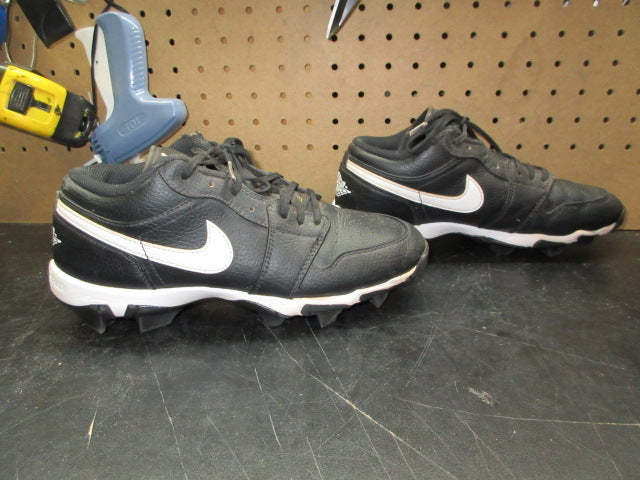 Load image into Gallery viewer, Used Nike Air Jordan 1 Low Football Cleats -  Size Youth 5.5
