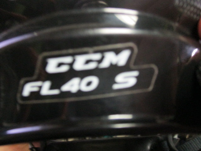 Load image into Gallery viewer, Used CCM FL40 S Hockey Helmet W/ Mask
