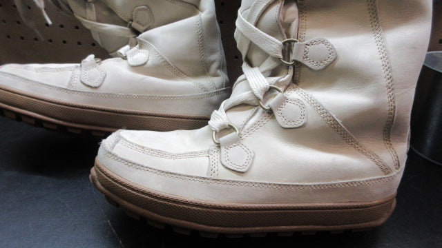 Load image into Gallery viewer, Used Timberland Mukluk Winter Boots - Size 8
