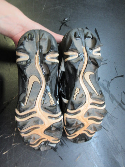 Load image into Gallery viewer, Used Nike Alpha Menace 3 Shark Football Cleats - Size Youth 2
