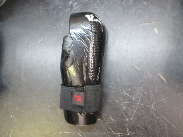 Load image into Gallery viewer, Used ATA Sparring Glove
