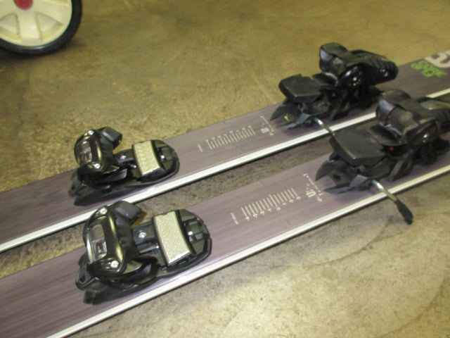 Load image into Gallery viewer, Used Blizzard Brahama 88 All Mountain Skis
