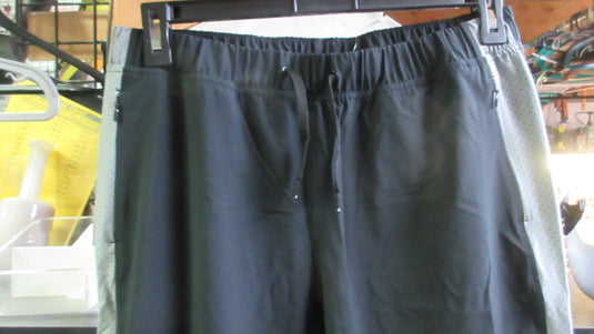 Under Armour Windbreaker Sweat Pants - Size Medium