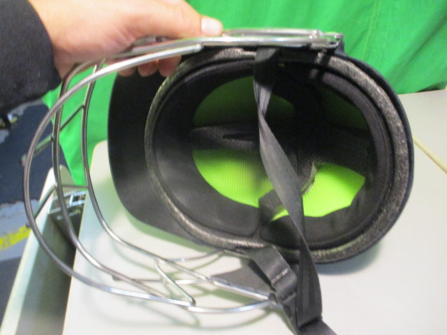 Load image into Gallery viewer, Used Shrey Classic Steel Cricket Helmet
