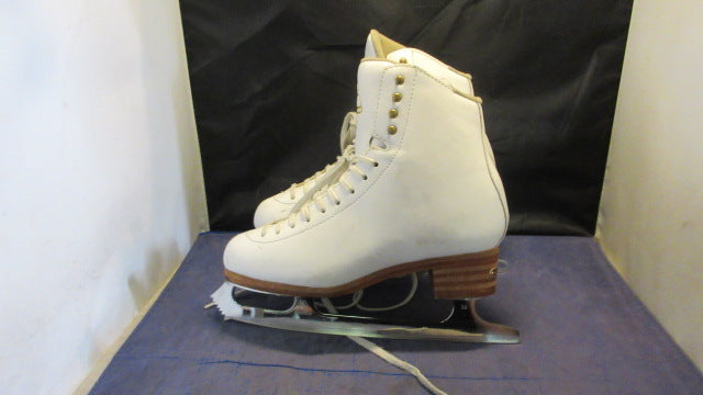 Load image into Gallery viewer, Used Jackson Elle Ice Skates Adult Size 8B - small wear
