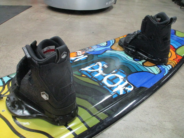 Load image into Gallery viewer, Used Liquid Force Fury 125cm Junior Wakeboard w/ Bindings (Size 12T - 5)

