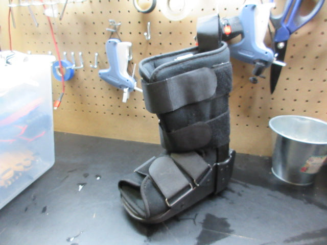Load image into Gallery viewer, Used Walking Boot Surgical Shoe - Size Small
