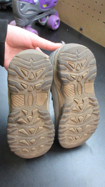 Load image into Gallery viewer, Used Keen Targhee Sport Vented Hiking Shoe - Size Youth 13
