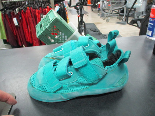 Used So Ill Size 8 Climbing Shoes