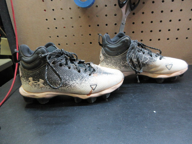 Load image into Gallery viewer, Used Under Armour Spotlight Franchise RM 2.0 Jr. Football Cleats - Size Youth 1
