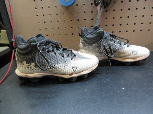 Used Under Armour Spotlight Franchise RM 2.0 Jr. Football Cleats - Size Youth 1