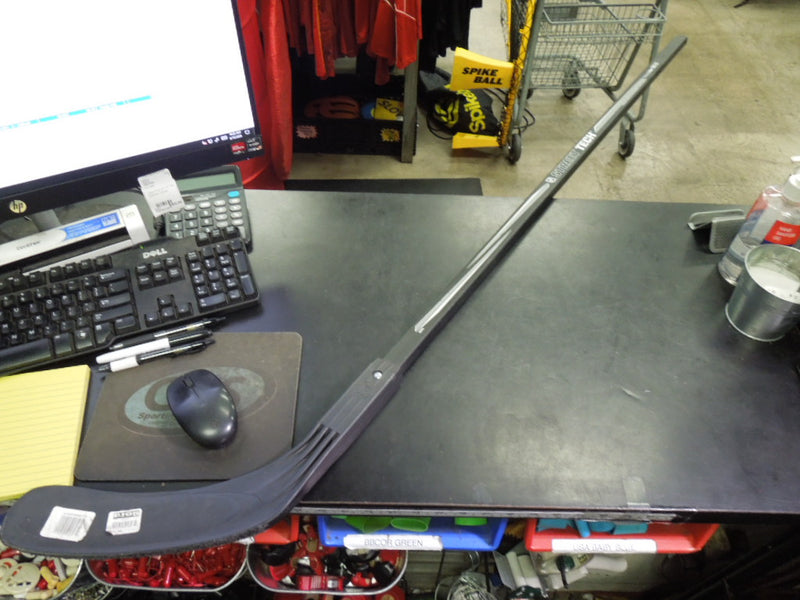 Load image into Gallery viewer, Used Franklin 1010 Street Tech - 52 Right Hand Hockey Stick
