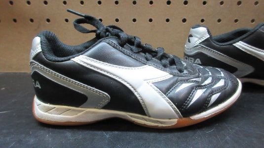 Used Diadora Men's Capitano ID Indoor Soccer Shoes - Size Youth 12