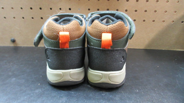 Load image into Gallery viewer, Used Ozark Trail Toddler Boy Water Resistant Hiker Boots - Size Youth 10
