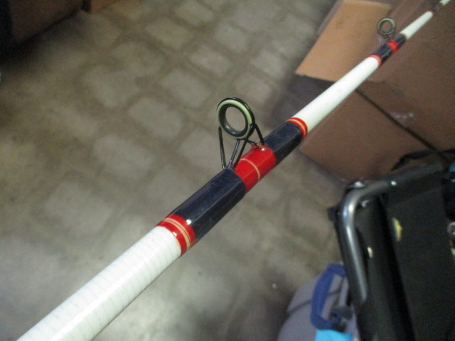 Load image into Gallery viewer, Used South bend SeaHawk Graphite 12' Surf Spinning Rod 4527
