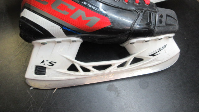 Load image into Gallery viewer, Used CCM Jetspeed FT 670 Hockey Skates - 6.5
