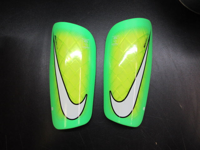 Load image into Gallery viewer, Used Nike Mercurial Lite Soccer Shin Guards - Size Large
