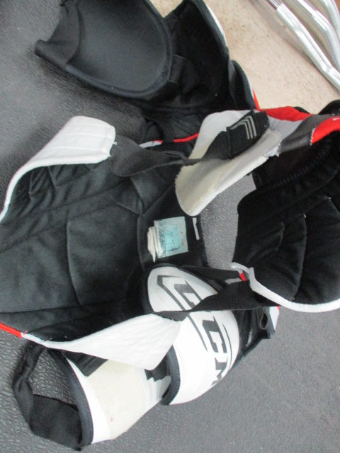 Load image into Gallery viewer, Used CCM U+  Fit07 Junior Youth Medium Hockey Shoulder Pads
