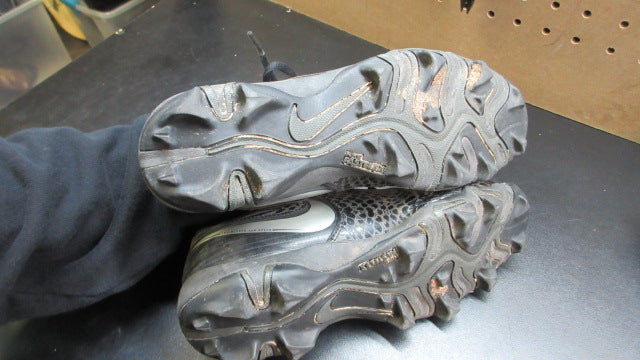 Load image into Gallery viewer, Used Nike Vapor Edge Shark Football Cleats - Size Youth 5.5
