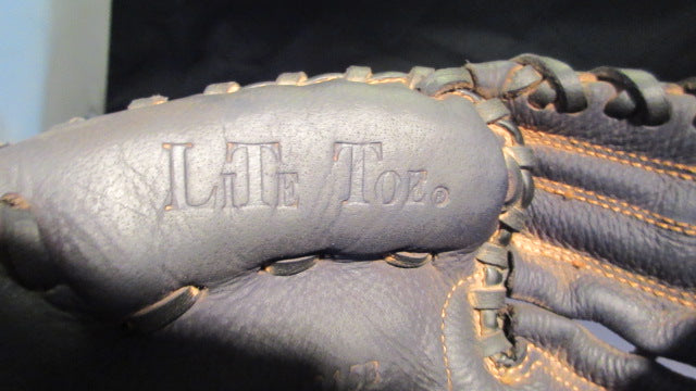 Load image into Gallery viewer, Used Rawlings Renegade 31.5&quot; Catcher&#39;s Glove / Mitt - LHT
