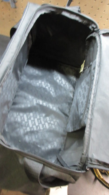 Load image into Gallery viewer, Used Puma Contender Duffle Bag
