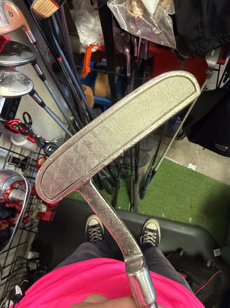 Load image into Gallery viewer, Used PinSeeker Pin Pointer II Right Hand Blade Putter

