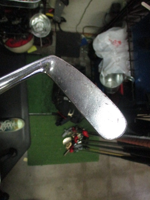 Load image into Gallery viewer, Vintage PGA Model 101 Right Hand Offset Head Putter
