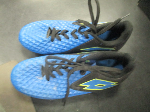 Load image into Gallery viewer, Used Lotto Size 4.5 Soccer Cleats
