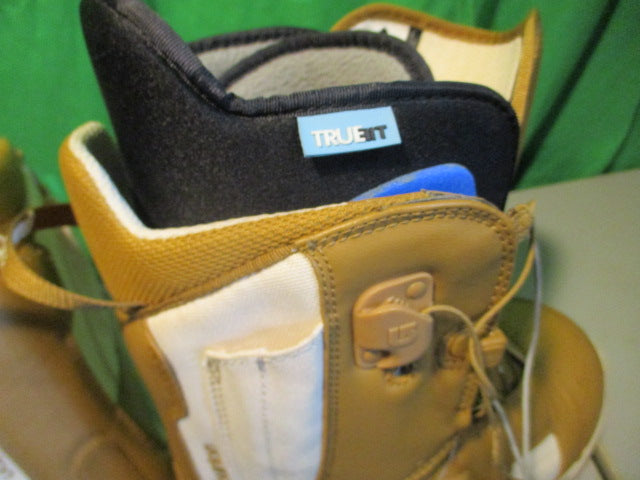 Load image into Gallery viewer, Used Burton Mint Womens Size 6 Snowboard Boots
