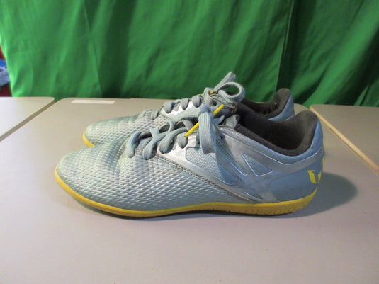 Indoor soccer shoes size 5.5 deals