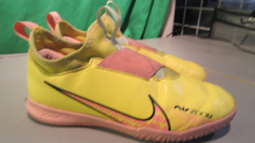 Used Nike Zoom Mercurial Vapor 15 Academy Youth 4 Turf Soccer Cleats