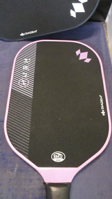 Load image into Gallery viewer, Used Diadem Hush Pickleball Paddle
