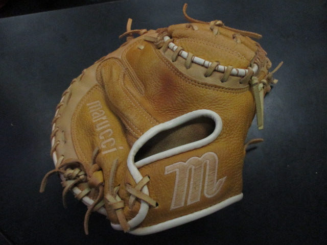 Load image into Gallery viewer, Used Marucci Acadia Series 32" RHT Catcher's Glove
