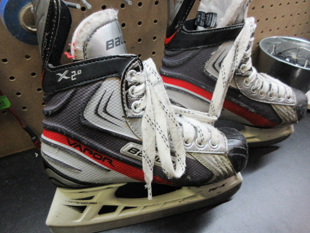 Load image into Gallery viewer, Used Bauer Vapor X 2.0 Hockey Skates - Size 4
