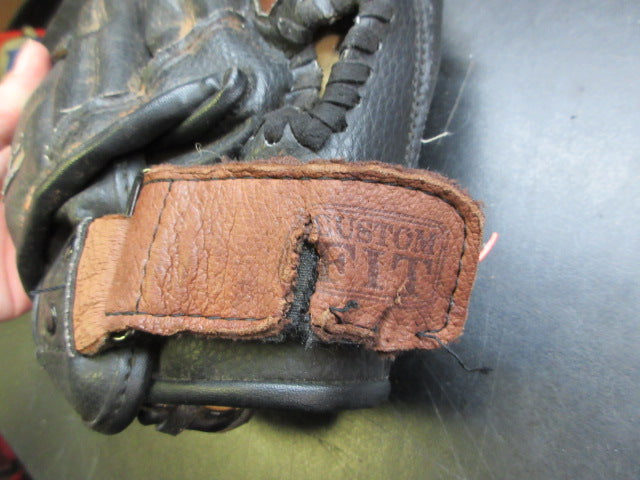 Load image into Gallery viewer, Used Wilson A2443 12.5" Leather Glove - RHT
