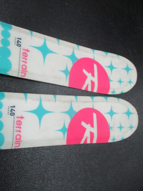 Load image into Gallery viewer, Used Rossignol Terrain 140Cm Downhill Skis W/ Xelium Bindings
