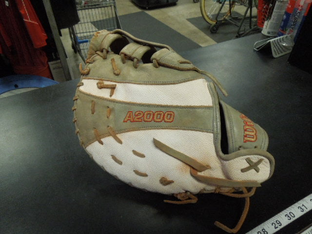 Load image into Gallery viewer, Used Wilson A2000 FP1BSS Pro Stock Superskin RHT 12.5" 1st Base Glove
