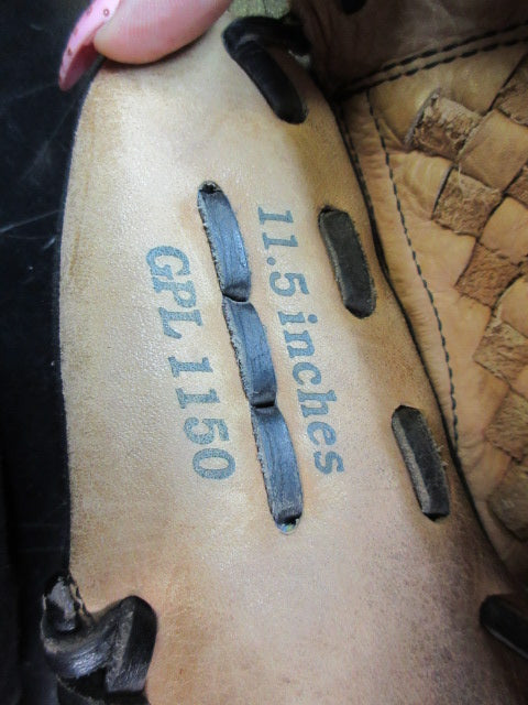 Load image into Gallery viewer, Used Mizuno Power Close Prospect Series 11.5" Glove - RHT
