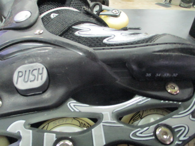 Load image into Gallery viewer, Used Tian-E Adjustable Light Up In-Line Skates Size 32-35 (Size 1.5 - 4.5)

