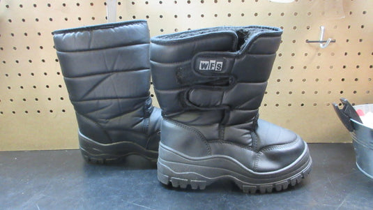 Used WFS Winter Snow Boots - Size 4