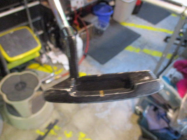 Load image into Gallery viewer, Used Stinger Series RH 33&quot; Putter
