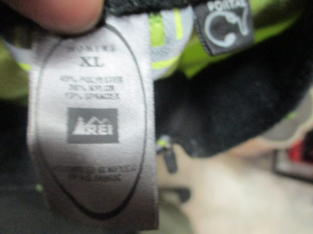 Load image into Gallery viewer, Used REI Half Zipped Women's XL Winter Jacket
