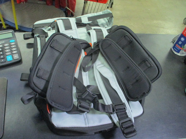 Load image into Gallery viewer, Used Little Chonk Maxine One Medium Sized Dog Carry Backpack With Snacc Pack
