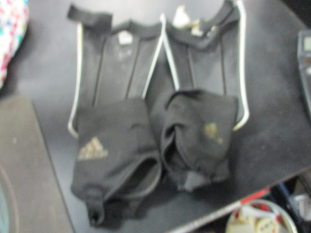 Load image into Gallery viewer, Used Adidas Size Large Soccer Shin Guards
