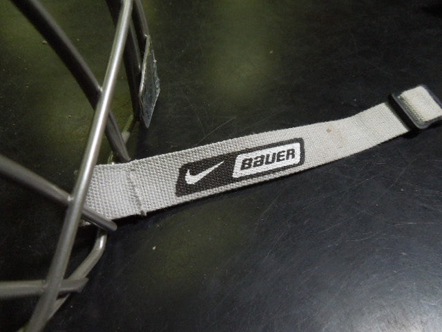 Load image into Gallery viewer, Used Bauer Nike FM5500M Oval True Vision Hockey Mask
