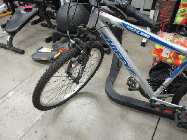 Load image into Gallery viewer, Used Huffy Highland 26" 21 Speed Mountain Bike Back Wheel Is Bent
